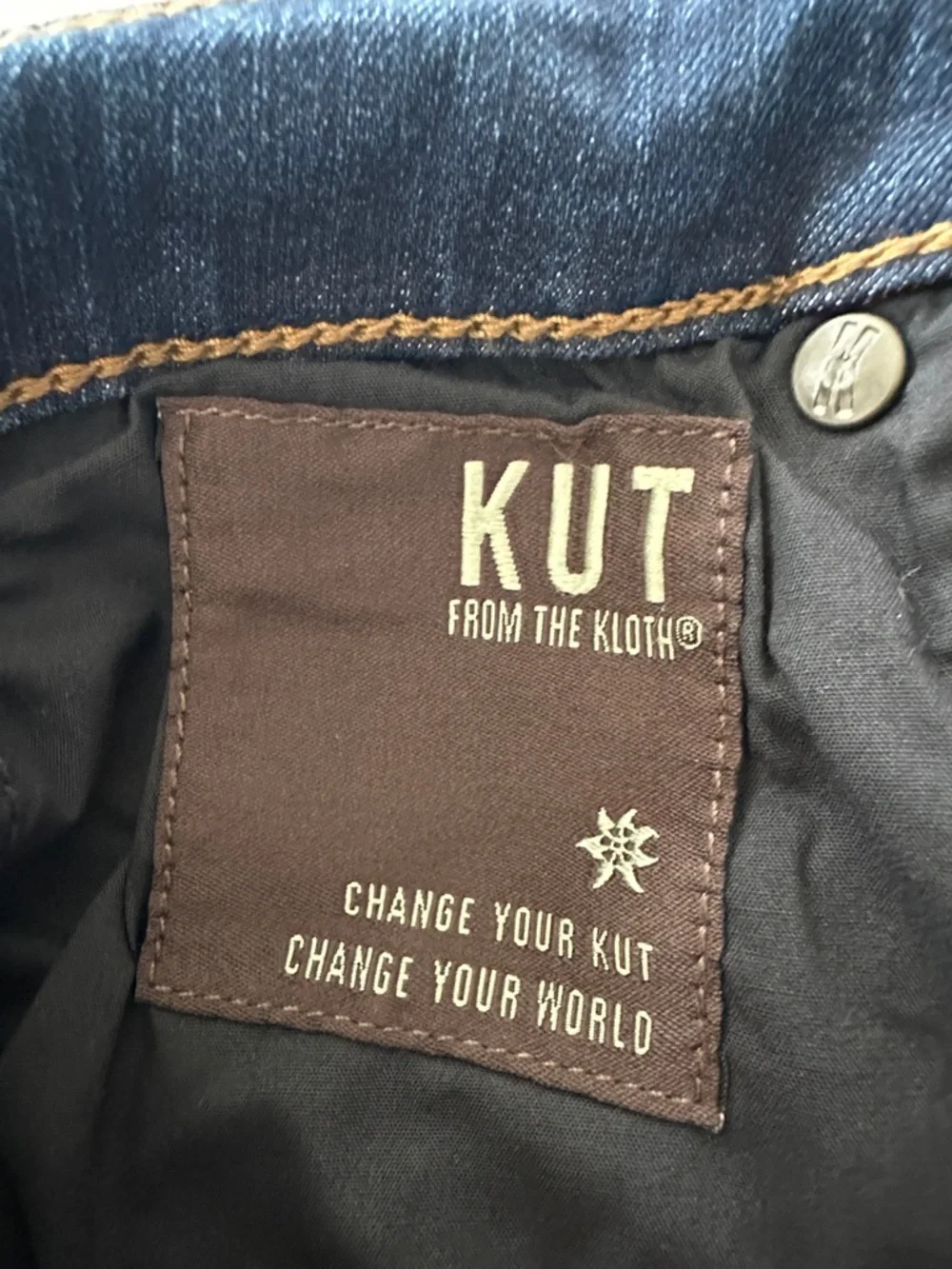 NWT! Kut from the Kloth Bhody Dark Wash Skinny High Rise Jeans. 
Size: 4 - Picture 8 of 9